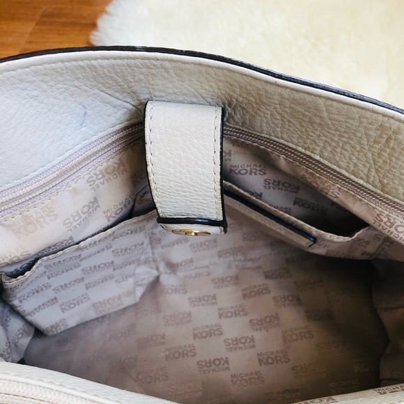 Michael Kors White leather handbag with wallet - Picture 7 of 14